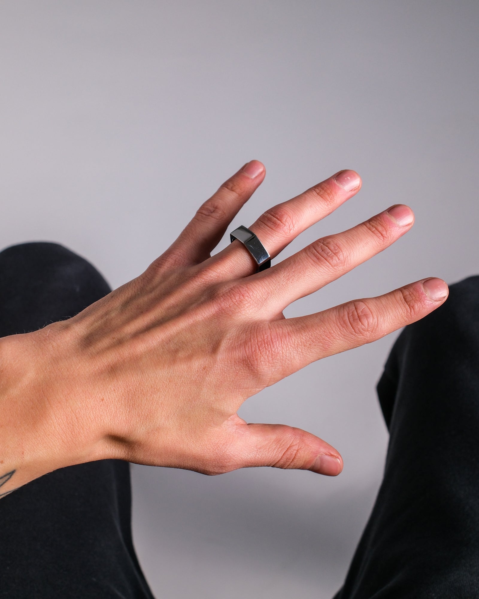 unshinebar-hexagon-ring-gold-sechseck-ring-gr-e-9-edelstahl image 3