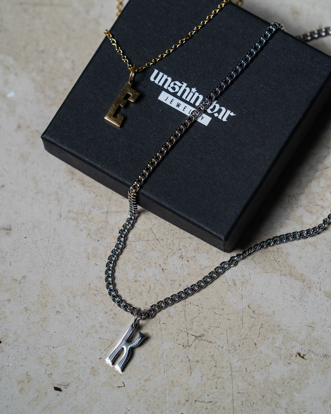 unshinebar-initial-b-kette-gold-45cm-edelstahl image 5