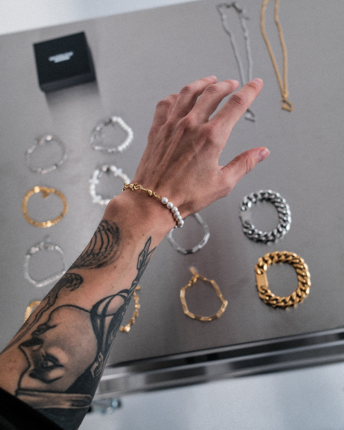 unshinebar-pearl-barbed-wire-armband-gold-6mm image 2