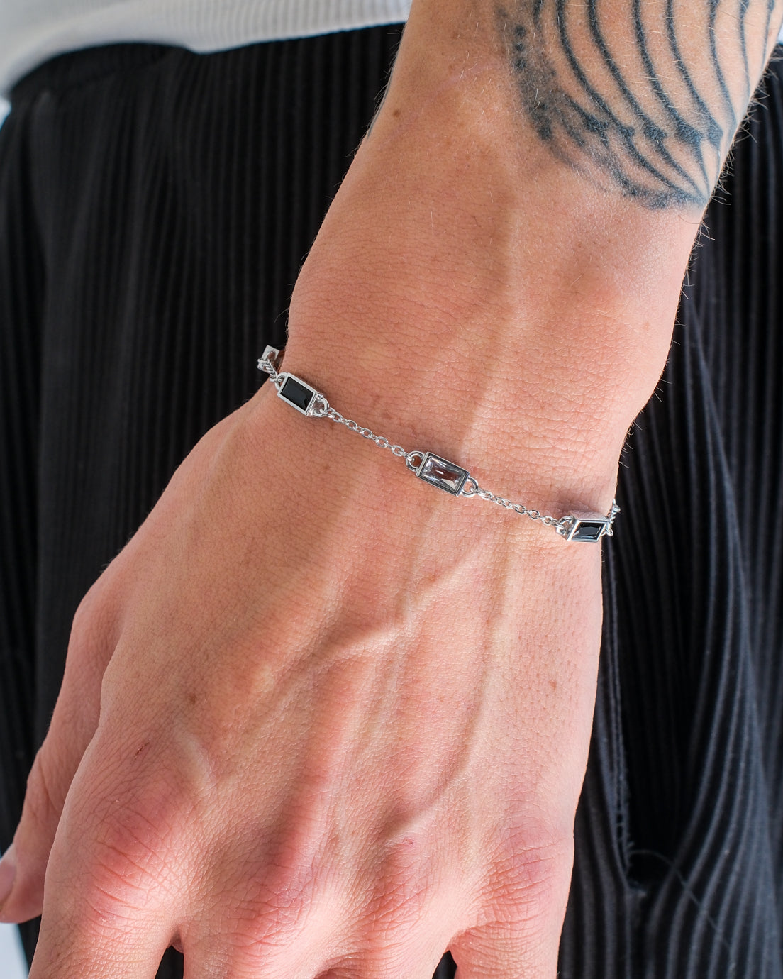 unshinebar-gemstone-armband-schwarz-silber-zirkonia image 3