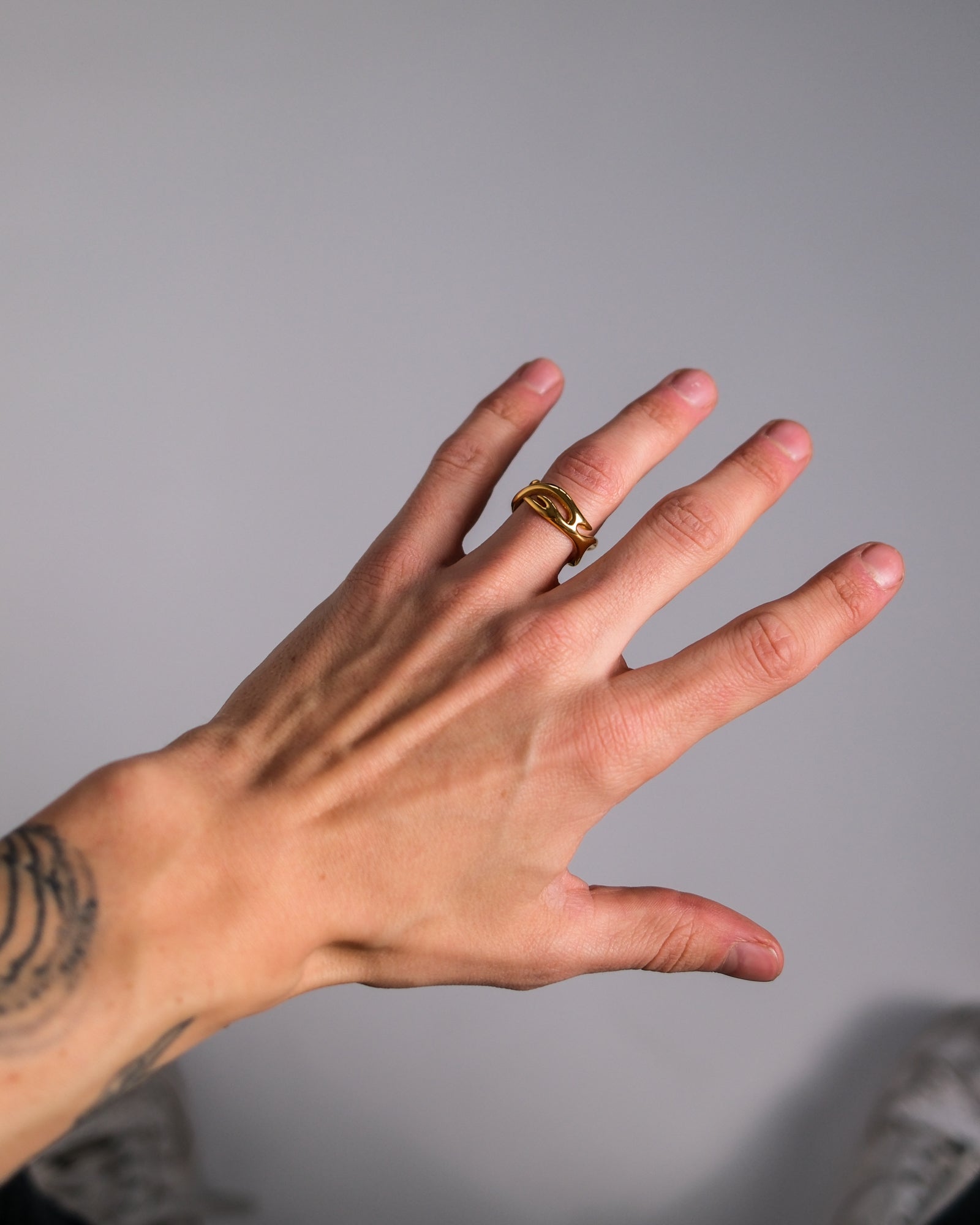 unshinebar-liquid-ring-gold-gr-e-9-edelstahl-ring image 4