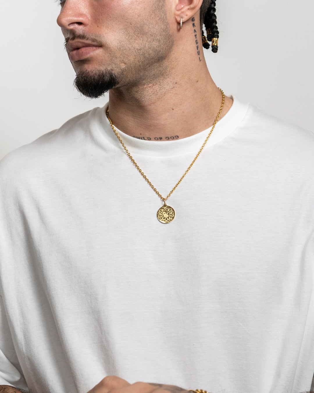 unshinebar-medusa-halskette-gold-anh-nger-18k image 5
