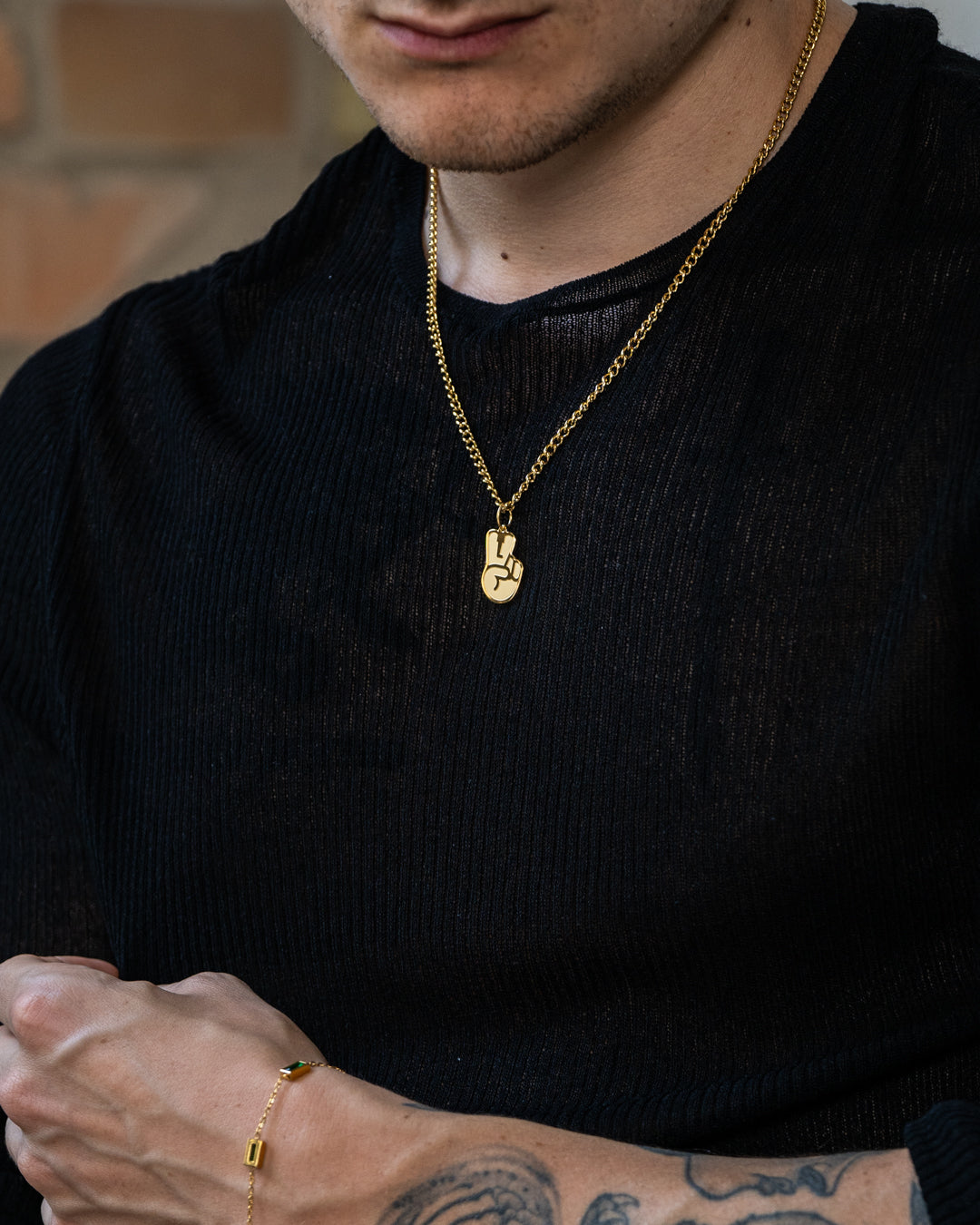 unshinebar-peace-necklace-kette-gold-45-cm-edelstahl image 2