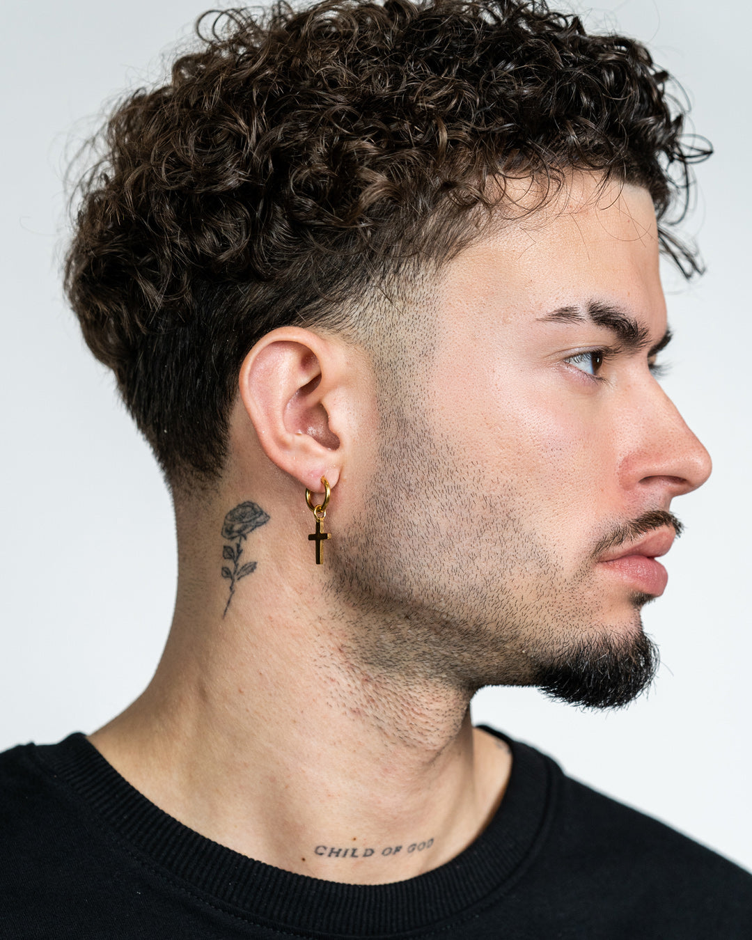 unshinebar-cross-ohrring-silber-single-creole-mit-kreuz image 3