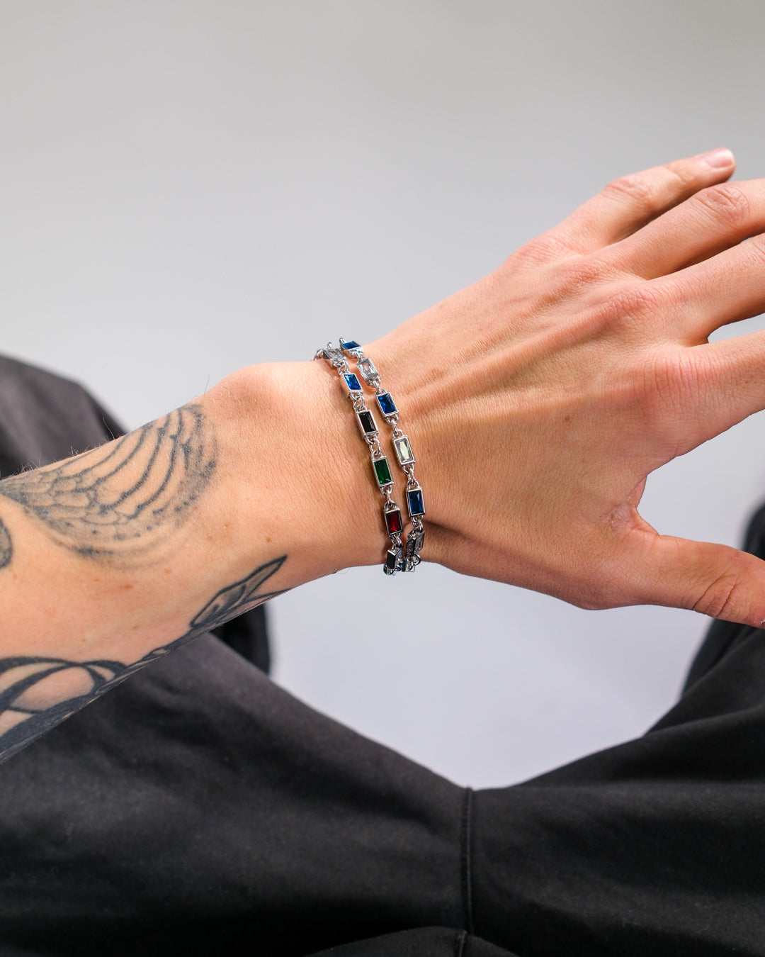 unshinebar-blue-ocean-armband-silber-mit-blauen-zirkonia-steinen image 6