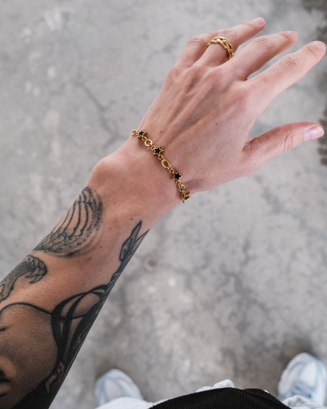 unshinebar-black-galaxy-star-armband-gold-8mm image 3