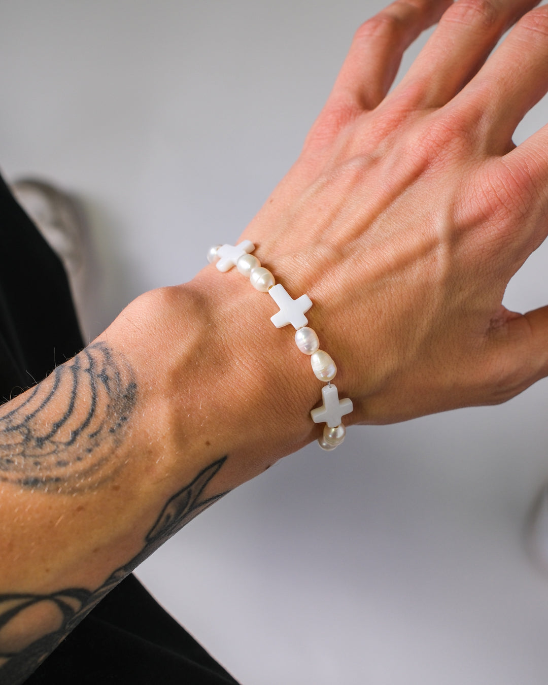 unshinebar-faith-armband-perlen-silber-mit-kreuz-verstellbar image 3