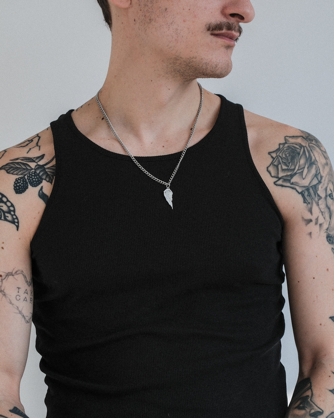unshinebar-wing-necklace-halskette-silber-45cm-edelstahl image 2