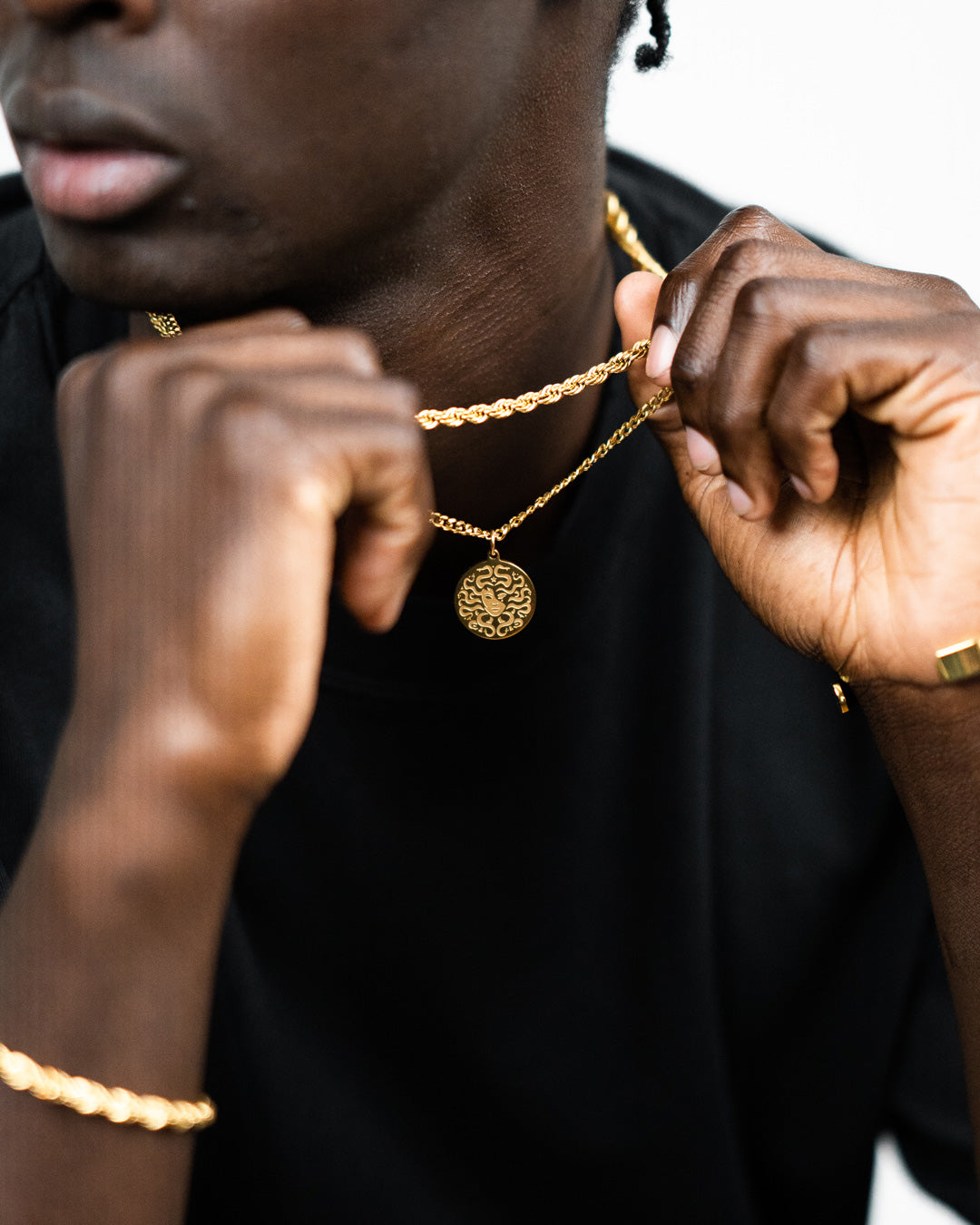 unshinebar-medusa-halskette-gold-anh-nger-18k image 6